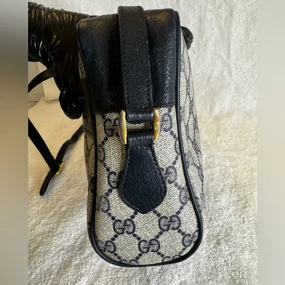 🚨SOLD🚨Gucci Vintage GG Monogram Supreme Sherry Web Ophidia Camera Shoulder Bag. - Picture 4 of 16